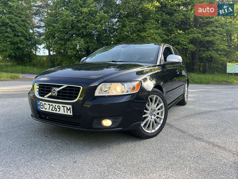 Volvo V50 (2009)