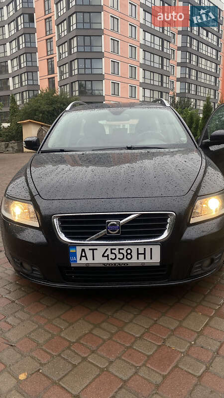Volvo V50 (2008)