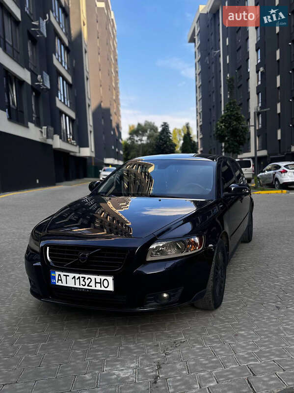 Volvo V50 (2008)