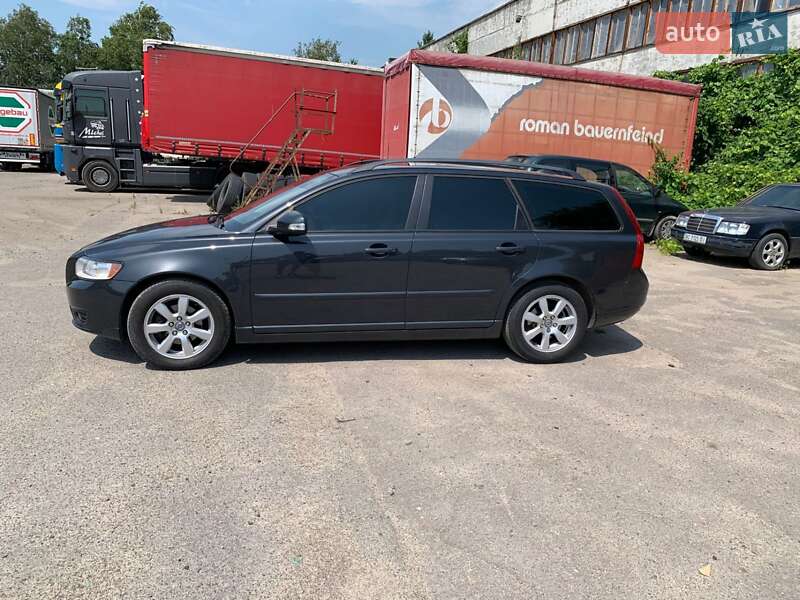 Volvo V50 (2010)