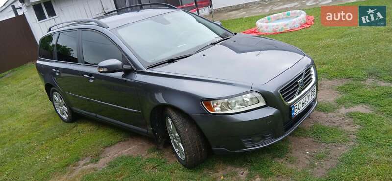 Volvo V50 (2008)