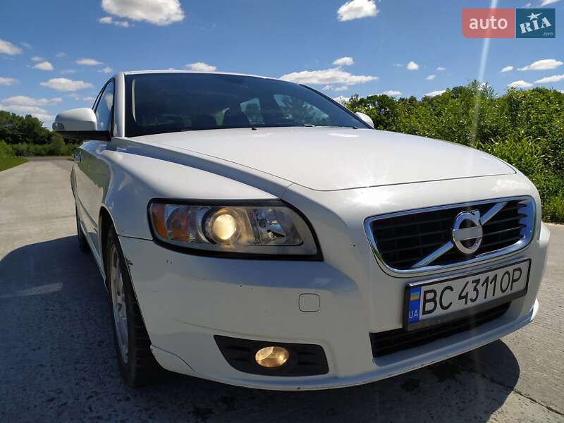 Volvo V50 (2011)