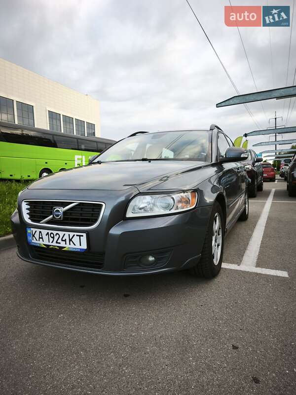 Volvo V50 (2010)