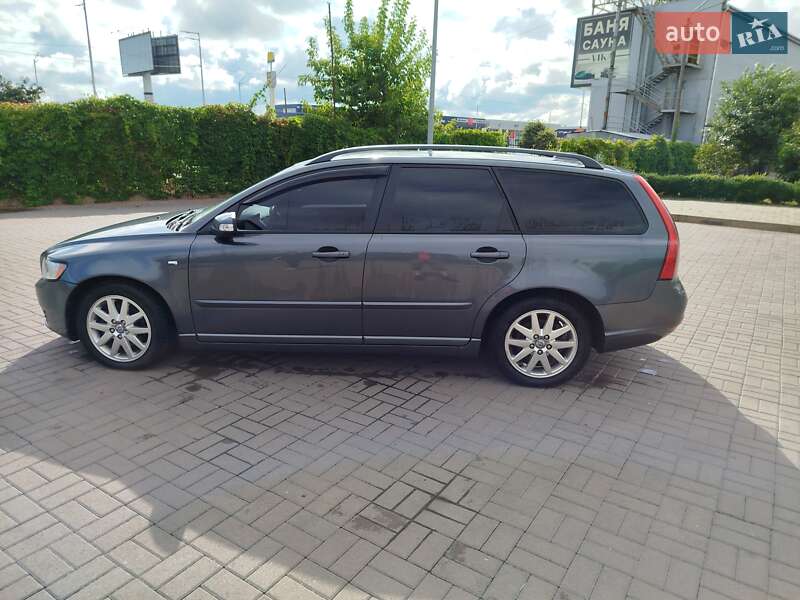 Volvo V50 (2009)