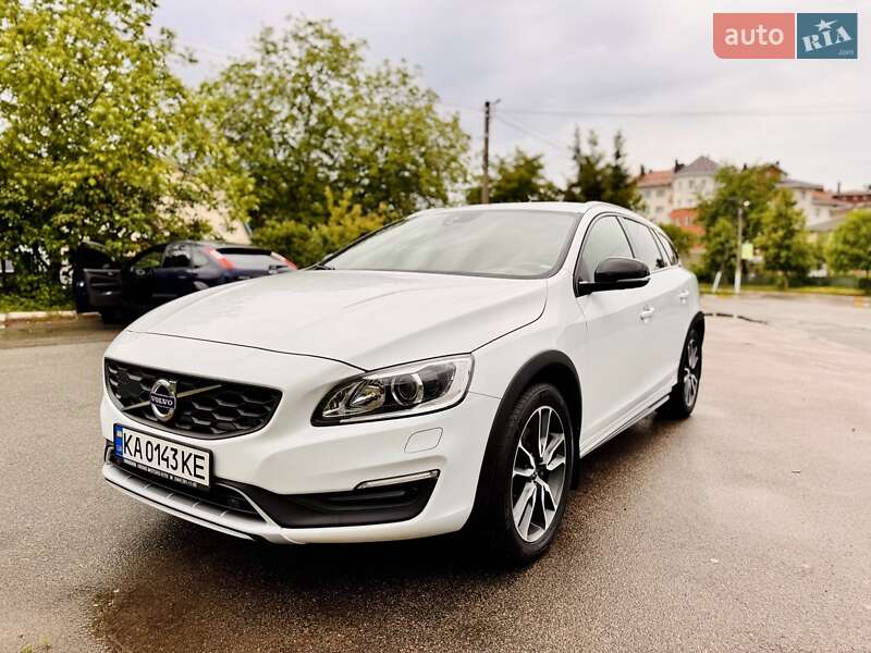Volvo V60 cross country (2017)
