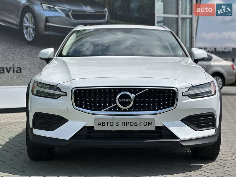 Volvo V60 cross country (2020)