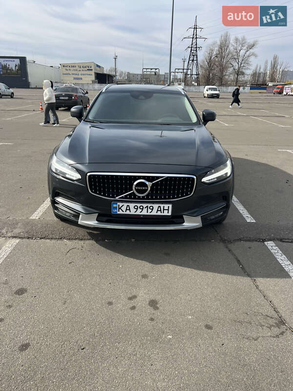 Volvo V90 cross country (2017)