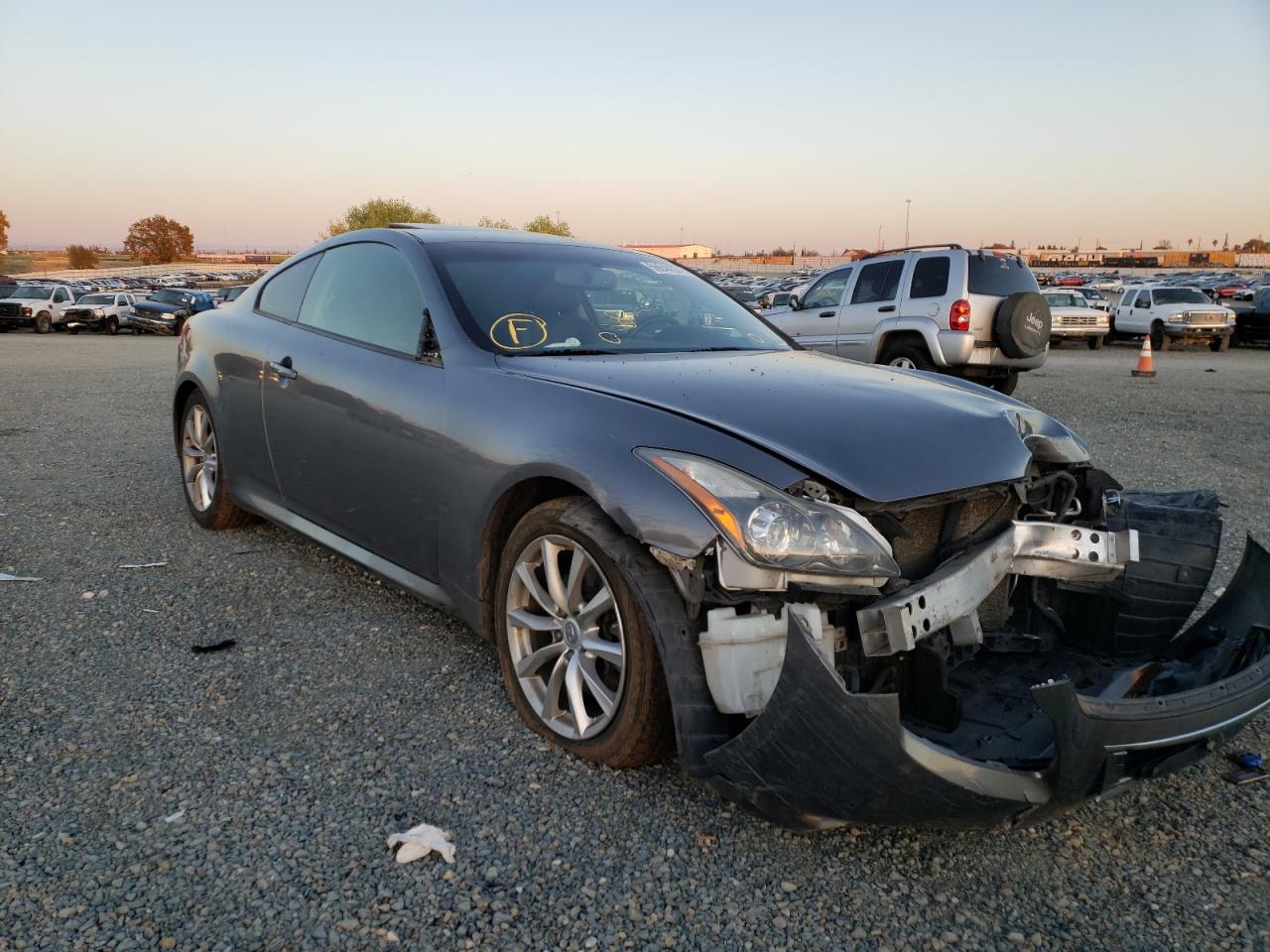 Infiniti G37 base (2012)