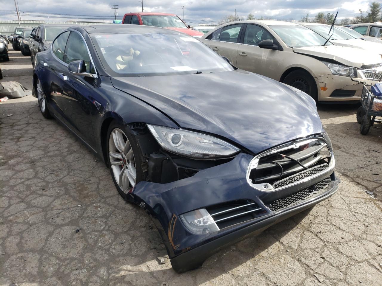 Tesla Model s 85 (2015)
