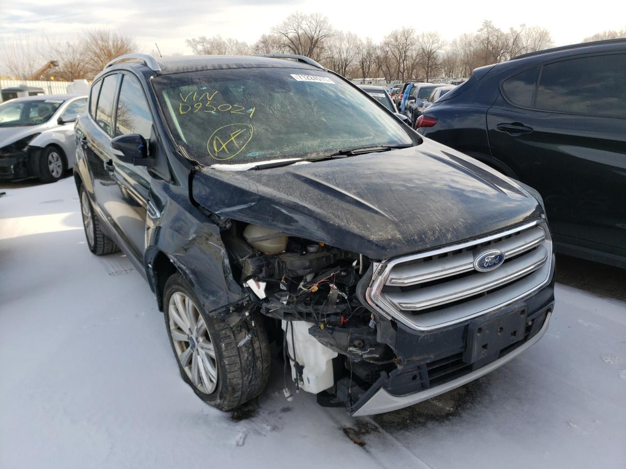 Ford Escape tit (2017)