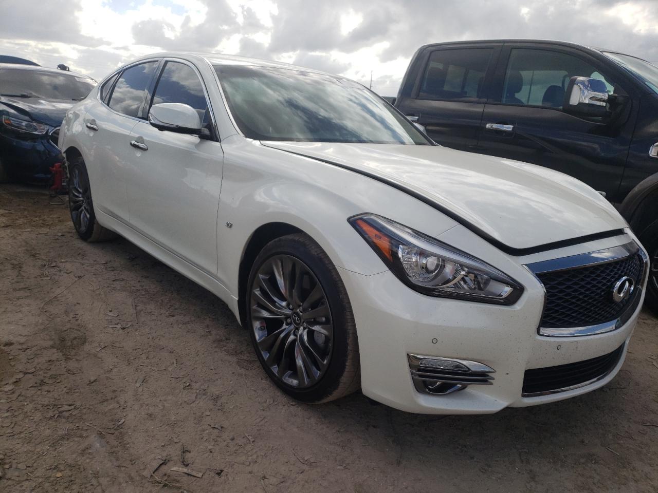 Infiniti Q70 3-7 lu (2018)