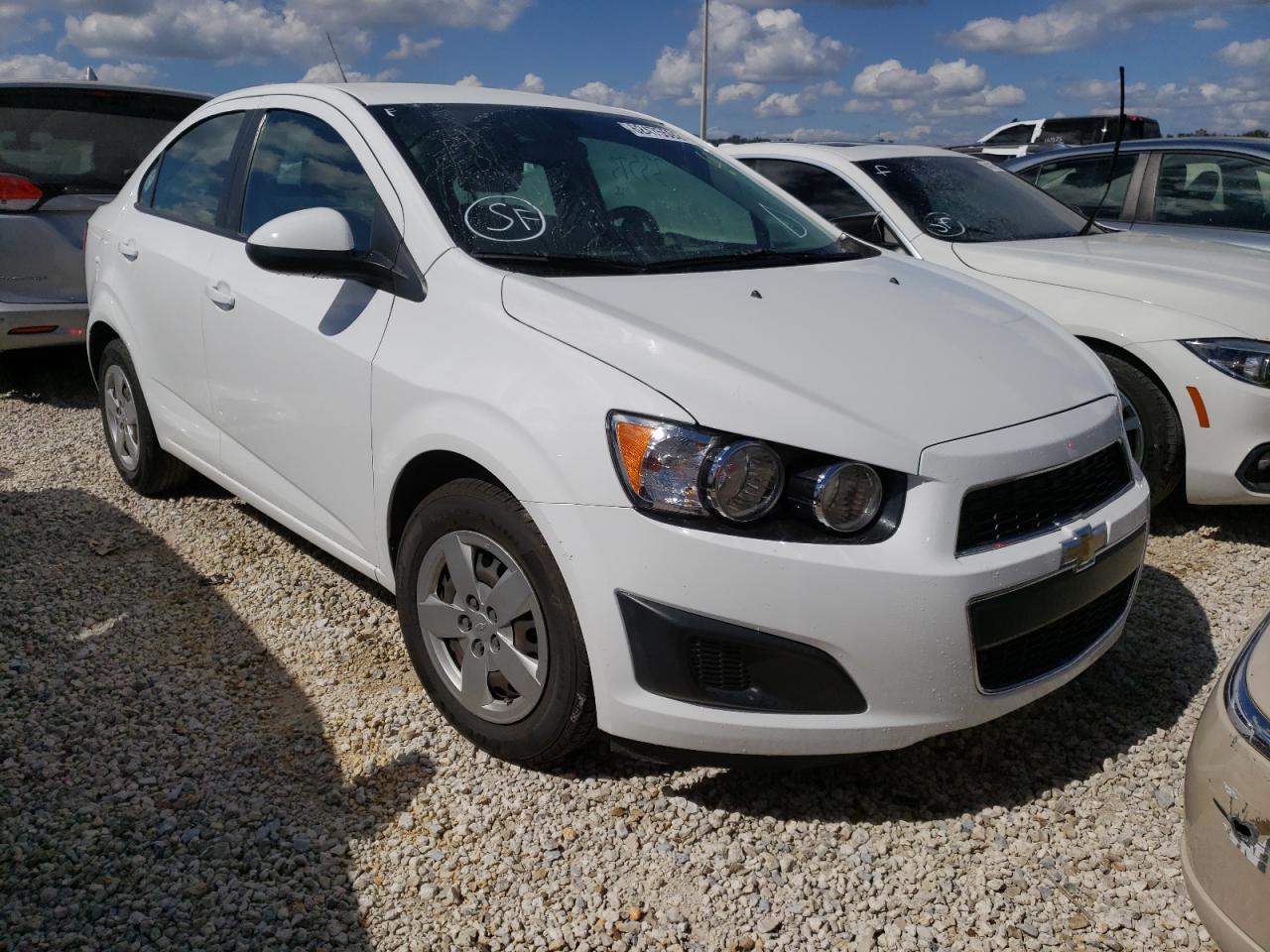 Chevrolet Sonic ls (2015)