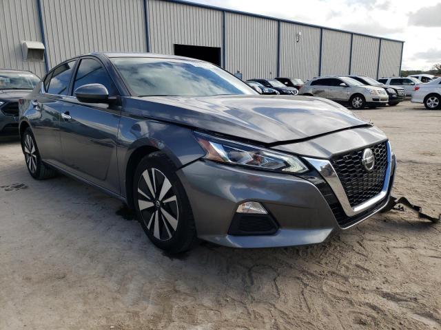 Nissan Altima sv (2021)