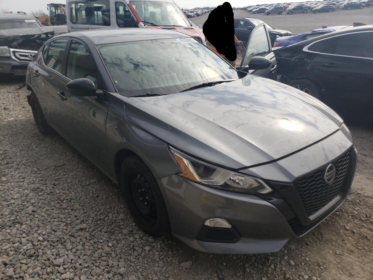 Nissan Altima s (2020)