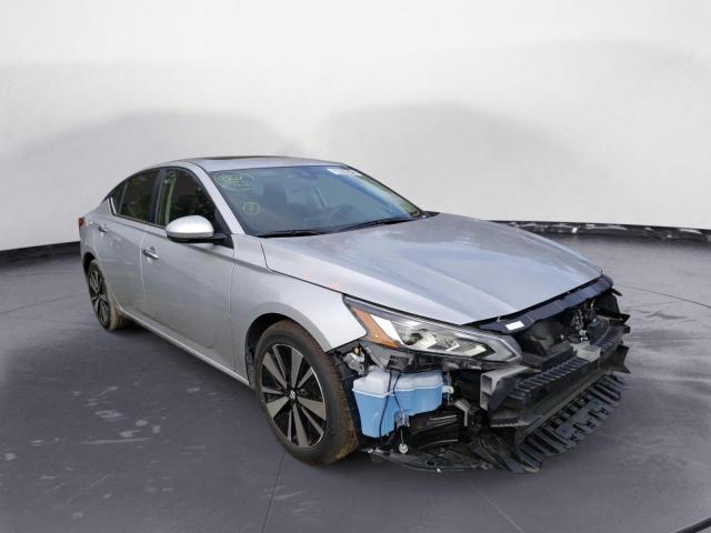 Nissan Altima sv (2022)