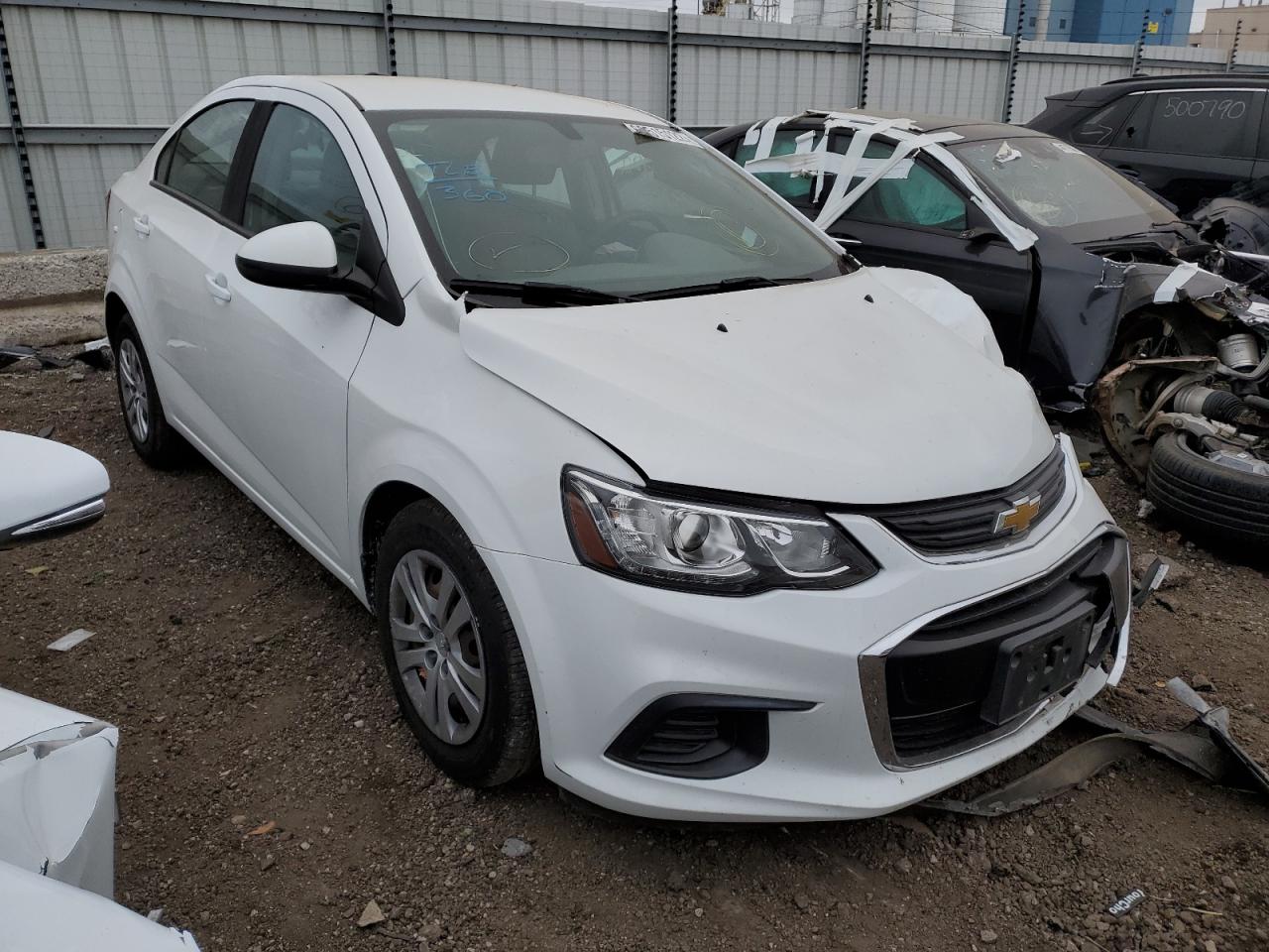 Chevrolet Sonic ls (2017)
