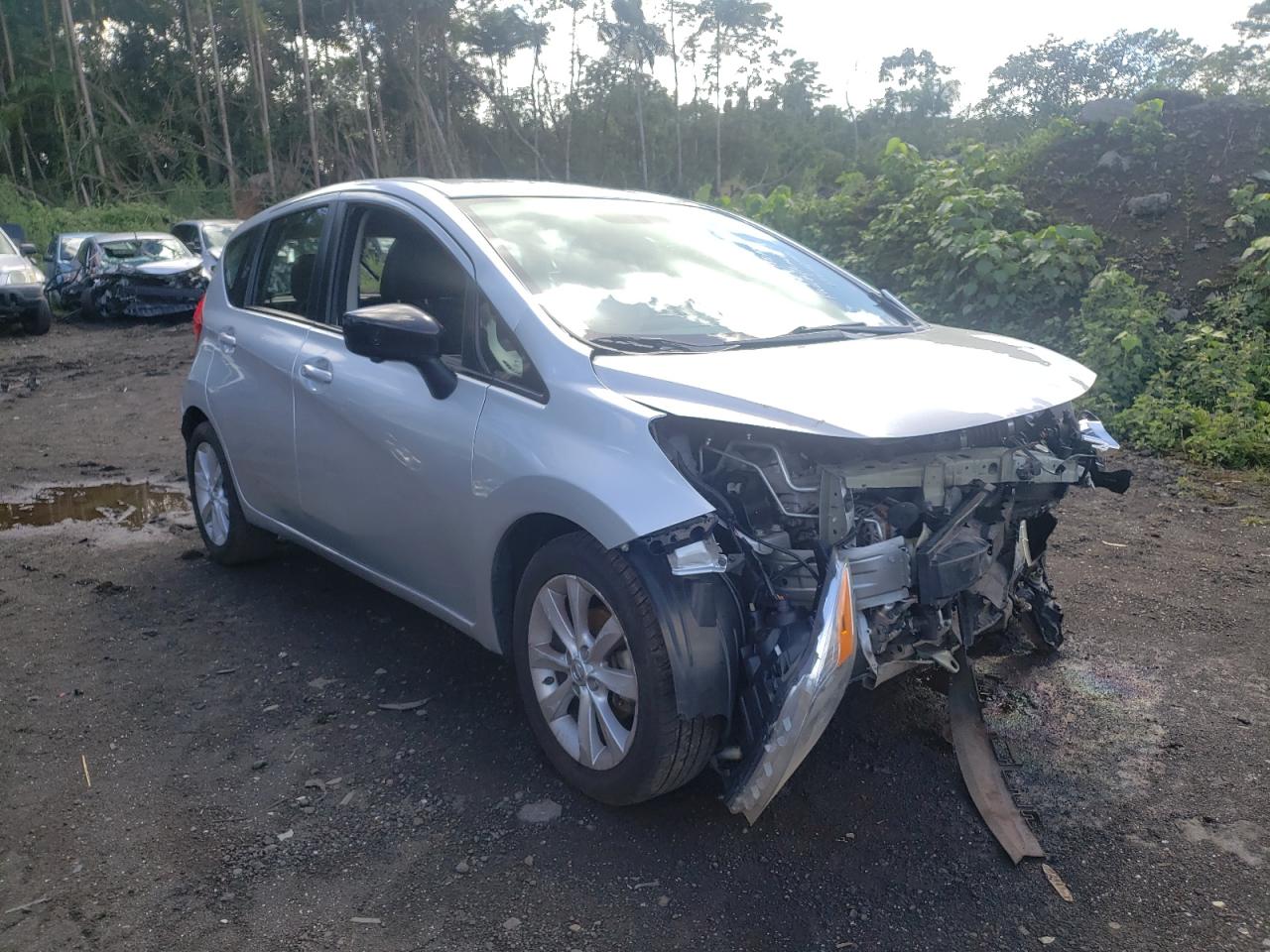 Nissan Versa note (2015)