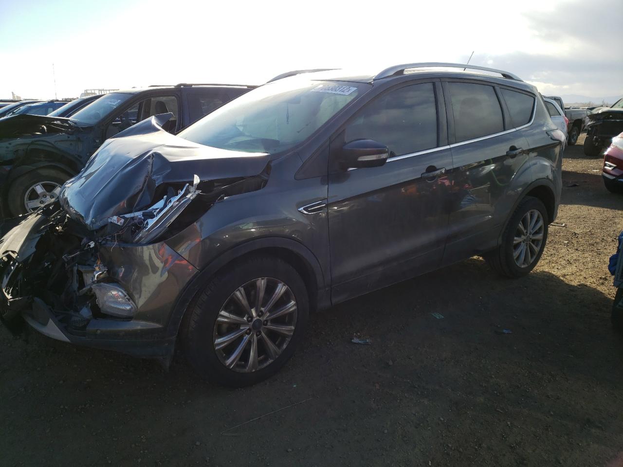Ford Escape tit (2017)