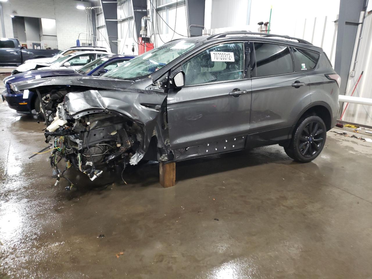 Ford Escape tit (2017)
