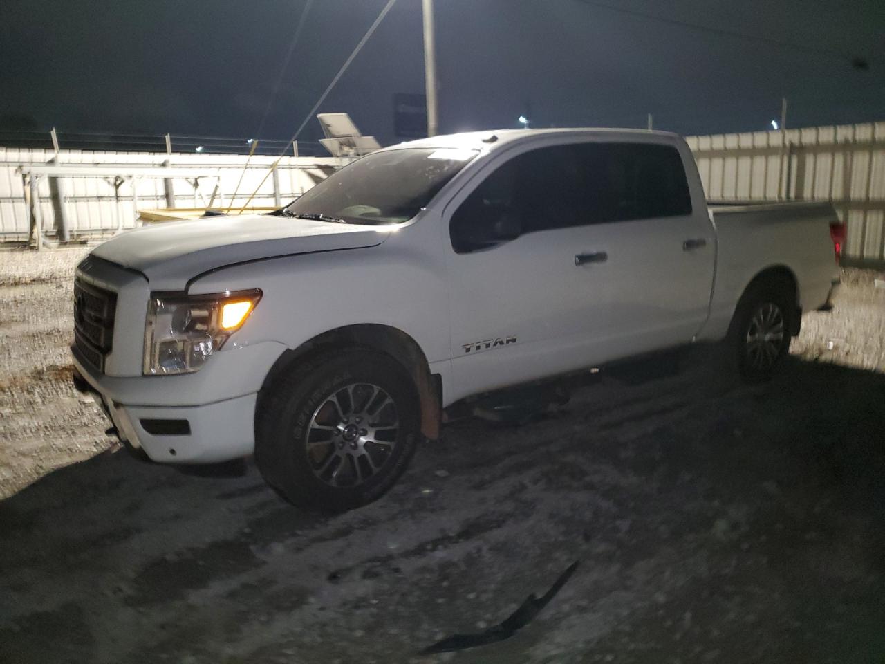 Nissan Titan sv (2021)