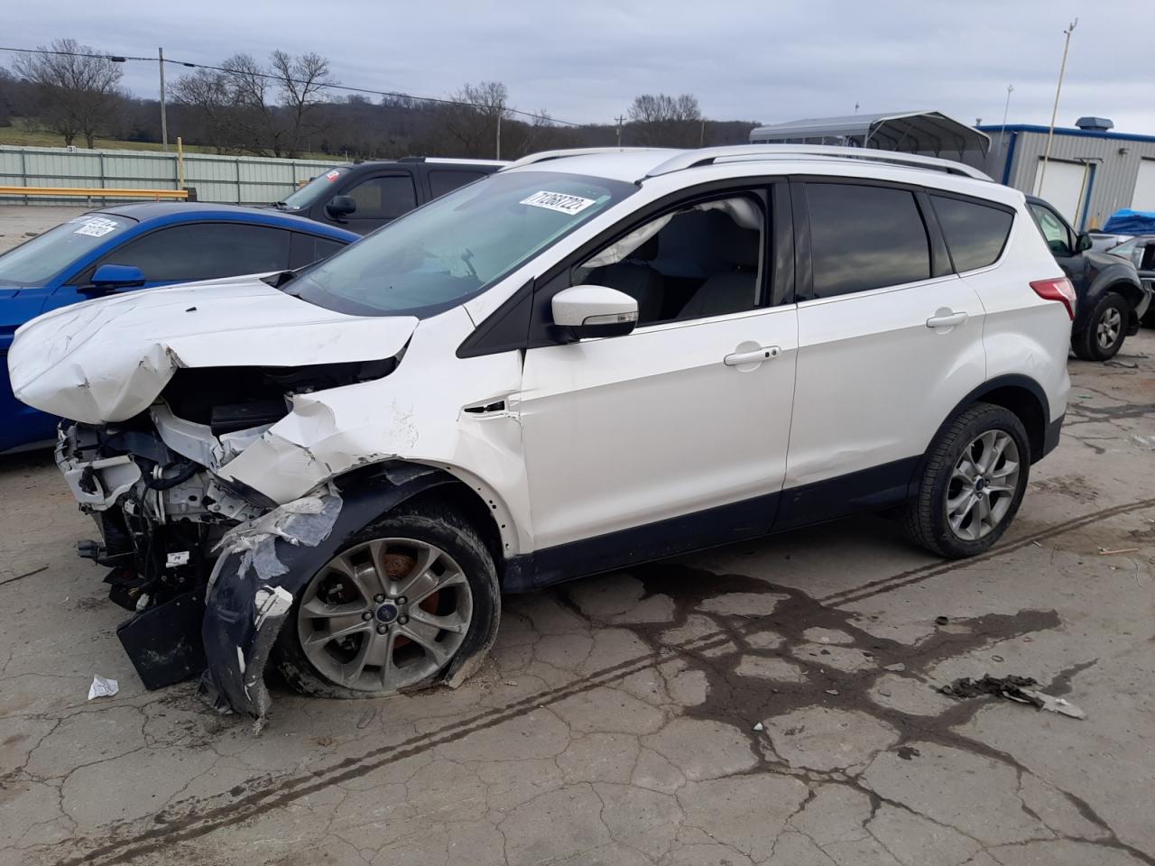 Ford Escape tit (2016)