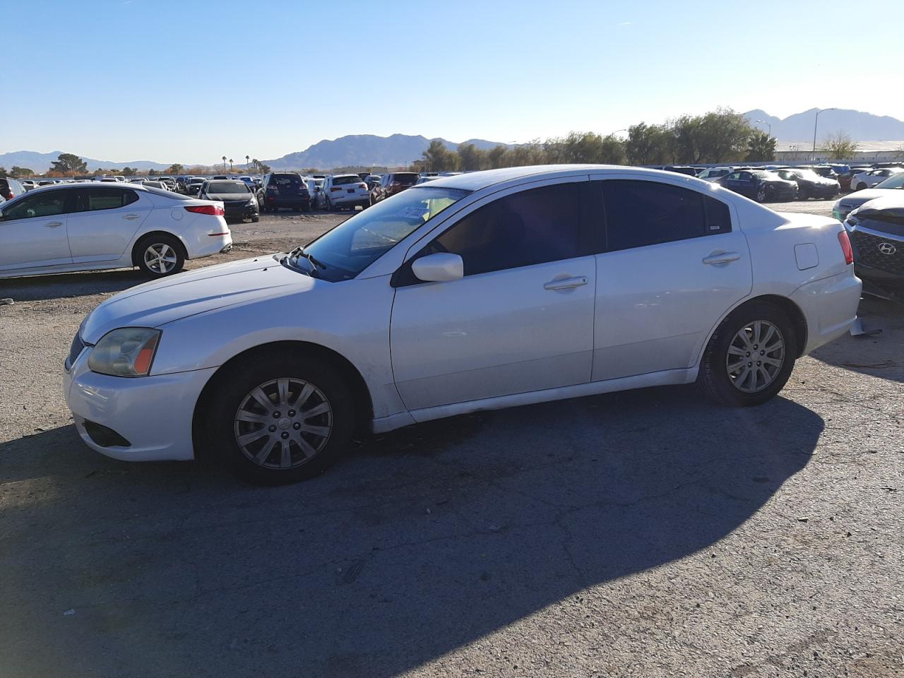 Mitsubishi Galant fe (2012)