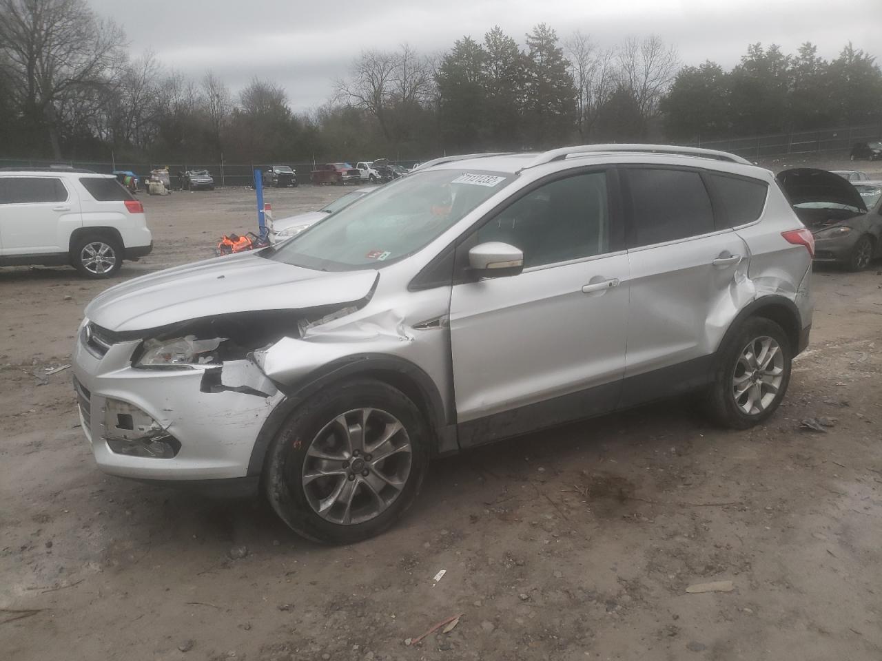 Ford Escape tit (2014)