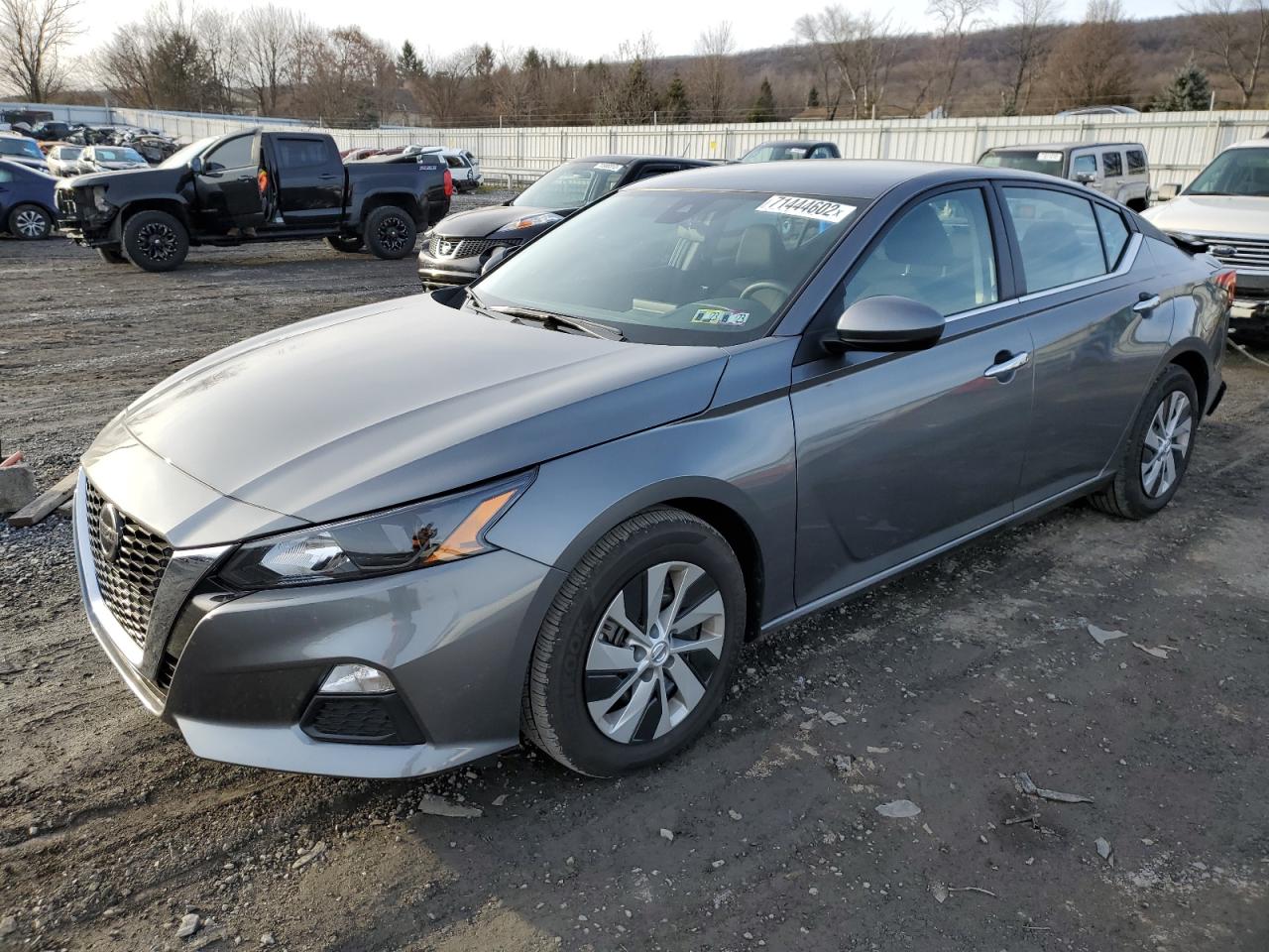 Nissan Altima s (2022)