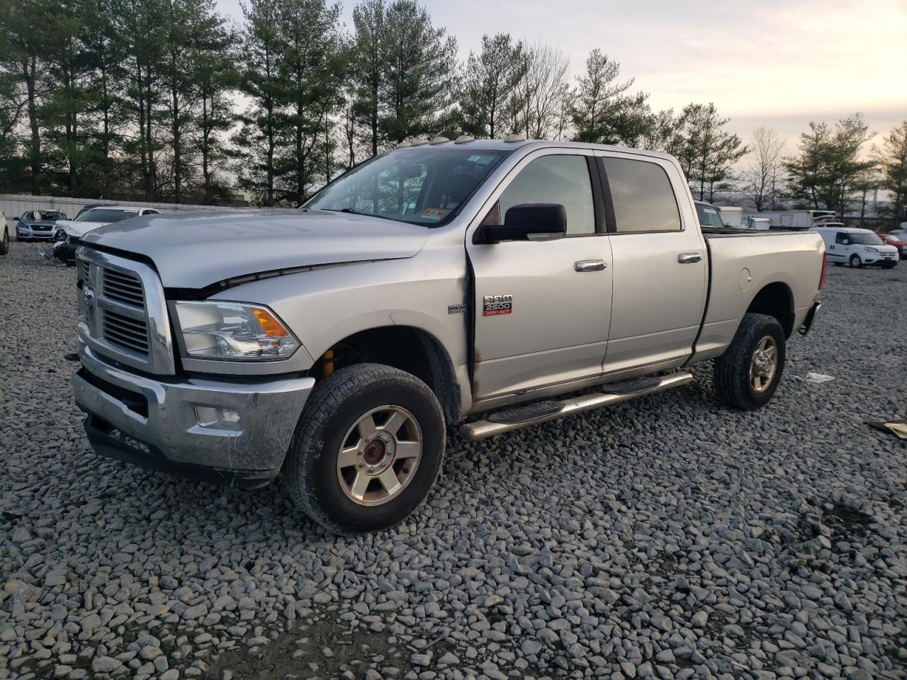 Dodge Ram 2500 s (2012)