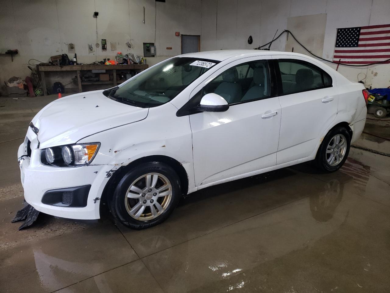 Chevrolet Sonic ls (2012)