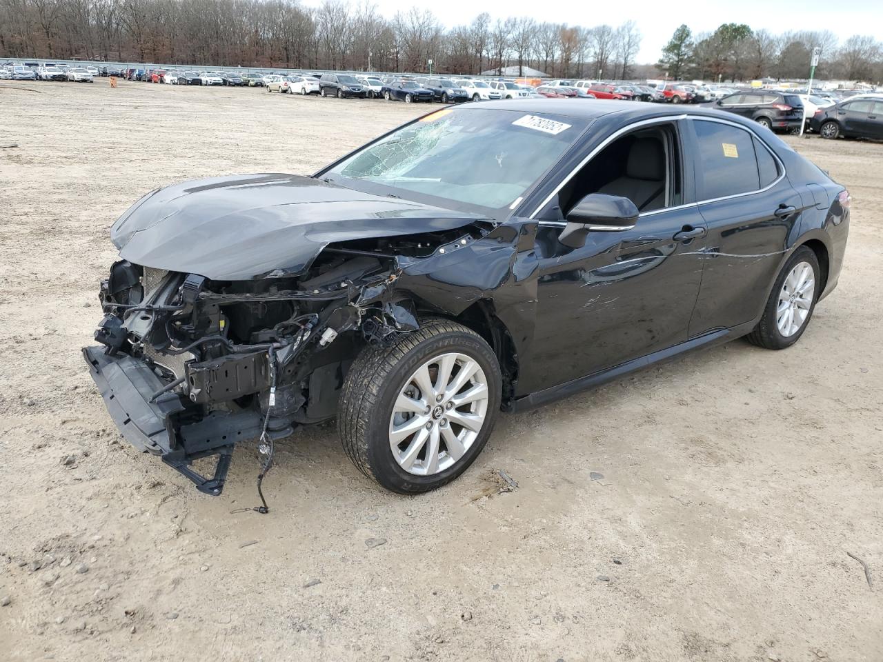 Toyota Camry le-x (2018)