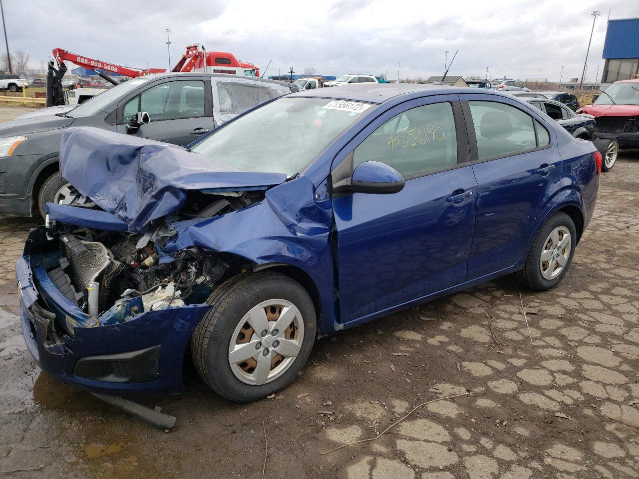 Chevrolet Sonic ls (2013)