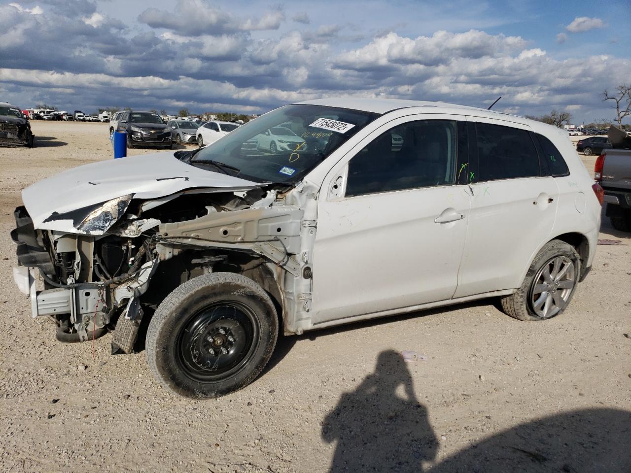 Mitsubishi Outlander sport (2014)