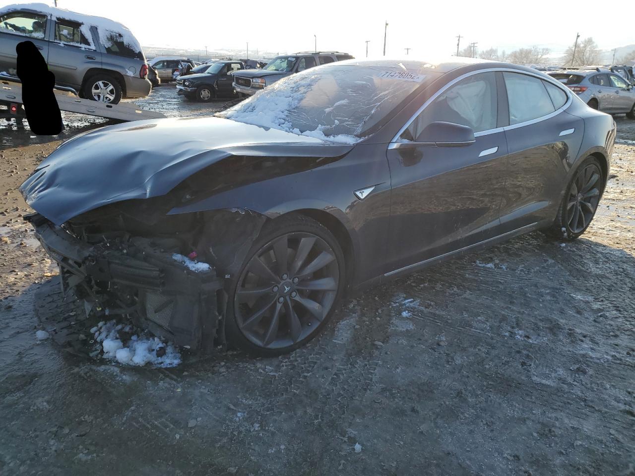 Tesla Model s (2016)