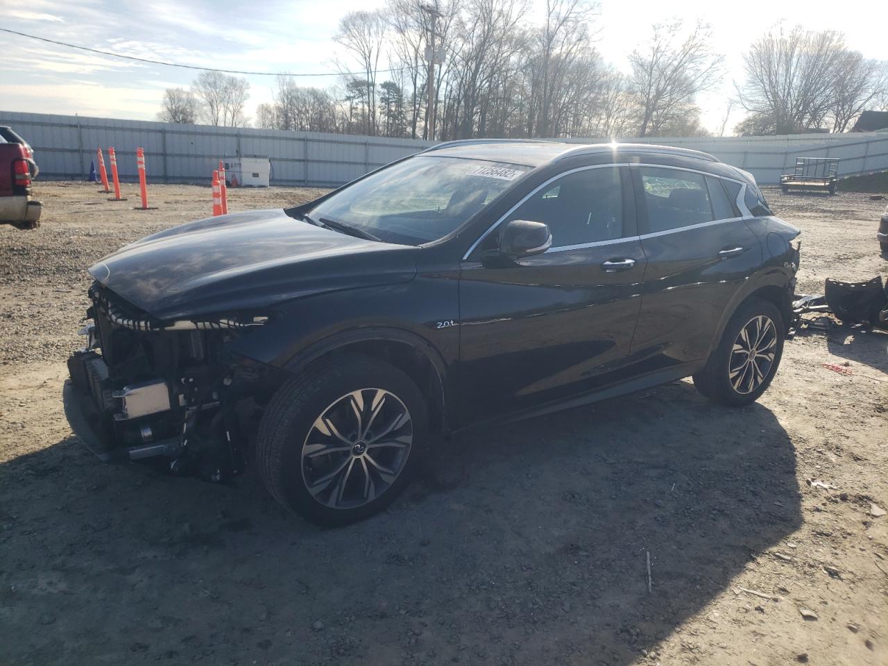 Infiniti Qx30 base (2017)