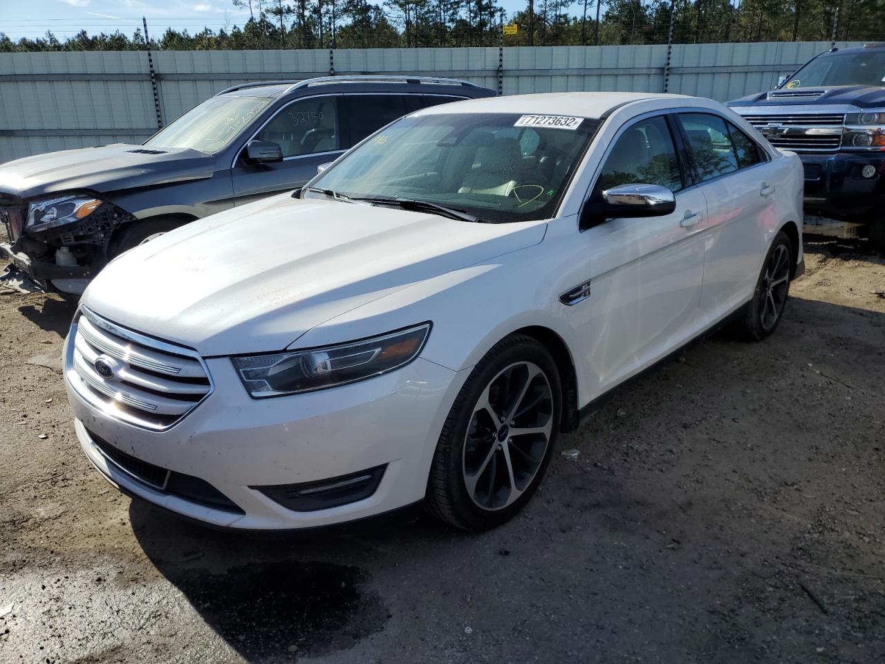 Ford Taurus lim (2015)