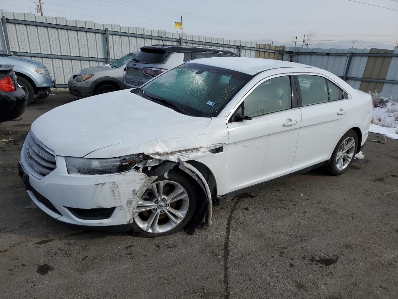 Ford Taurus se (2017)