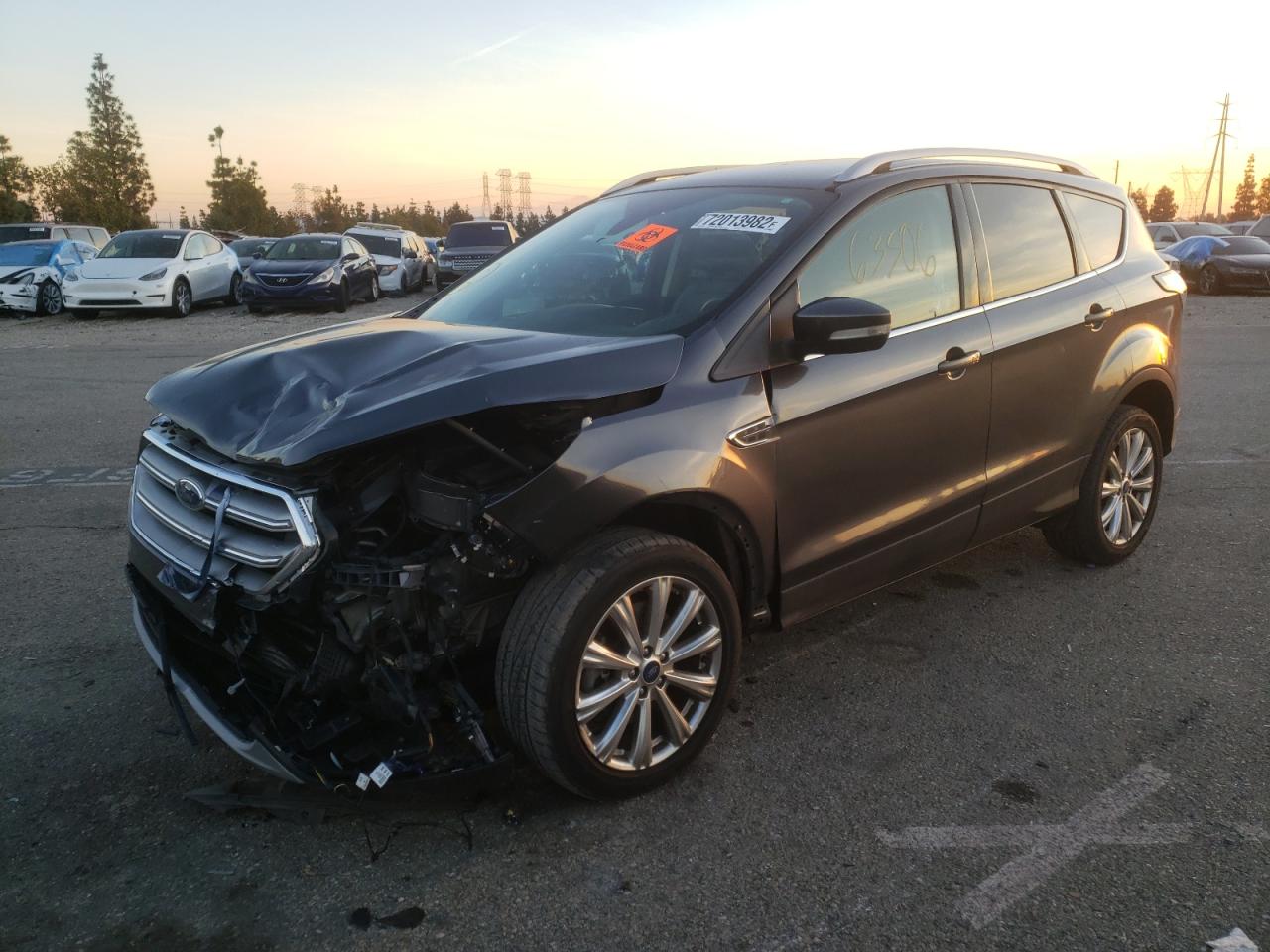 Ford Escape tit (2017)