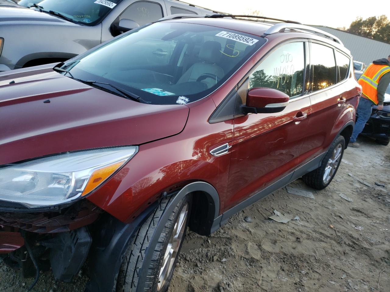 Ford Escape tit (2014)