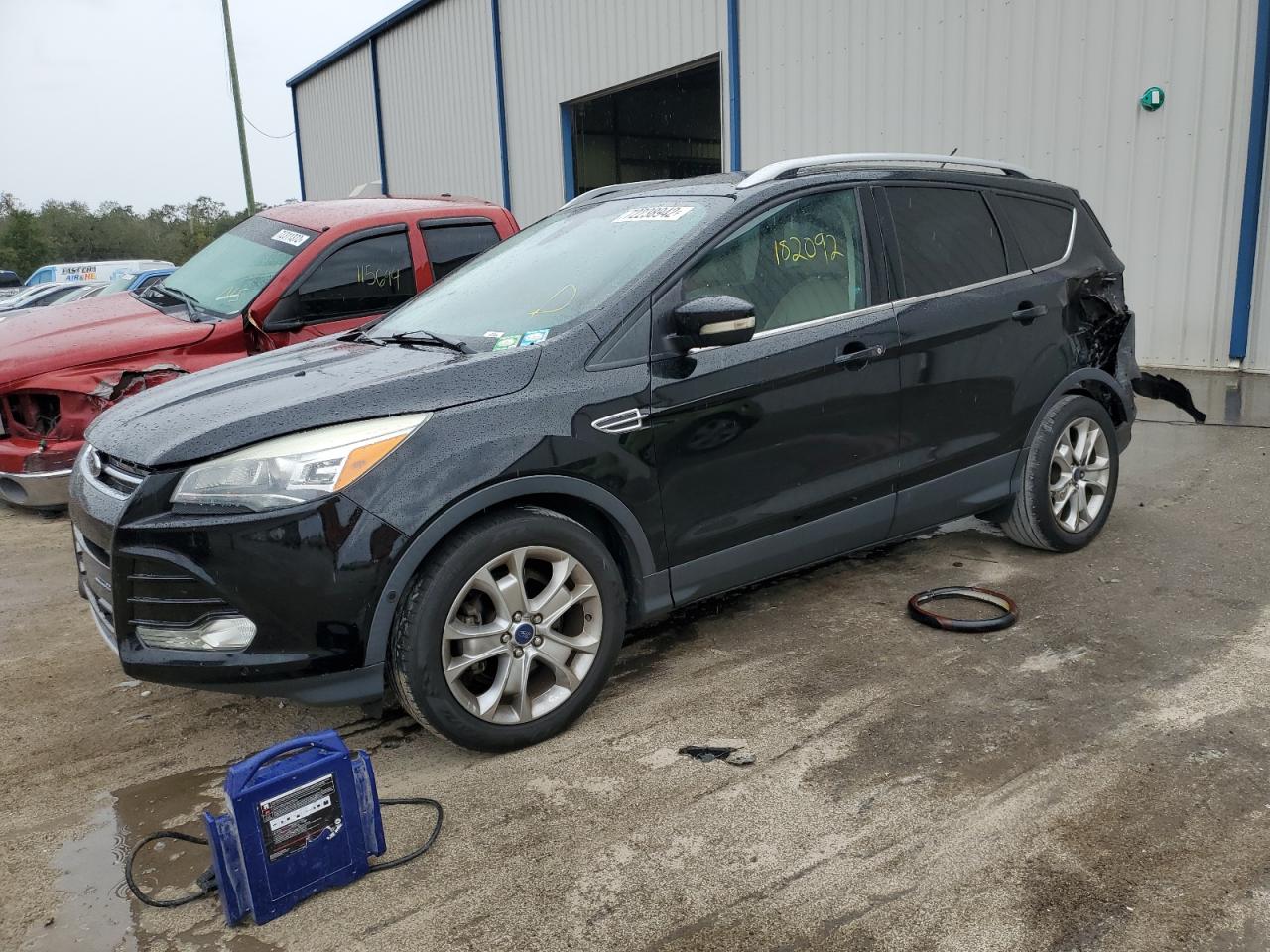 Ford Escape tit (2016)