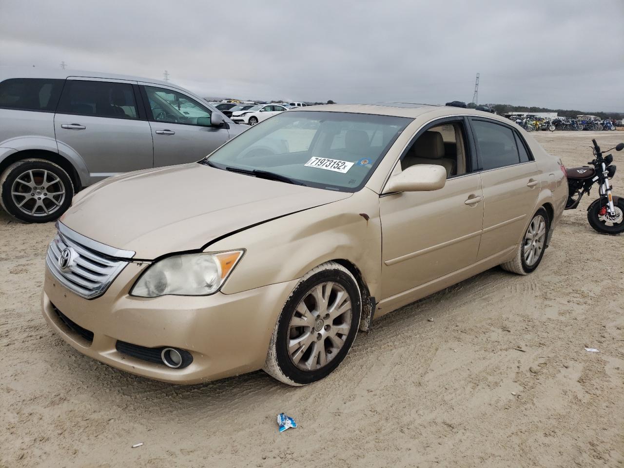 Toyota Avalon xl (2010)