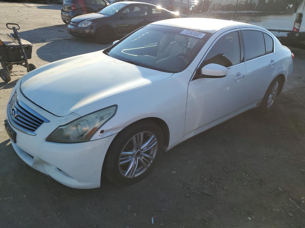Infiniti G25 base (2011)