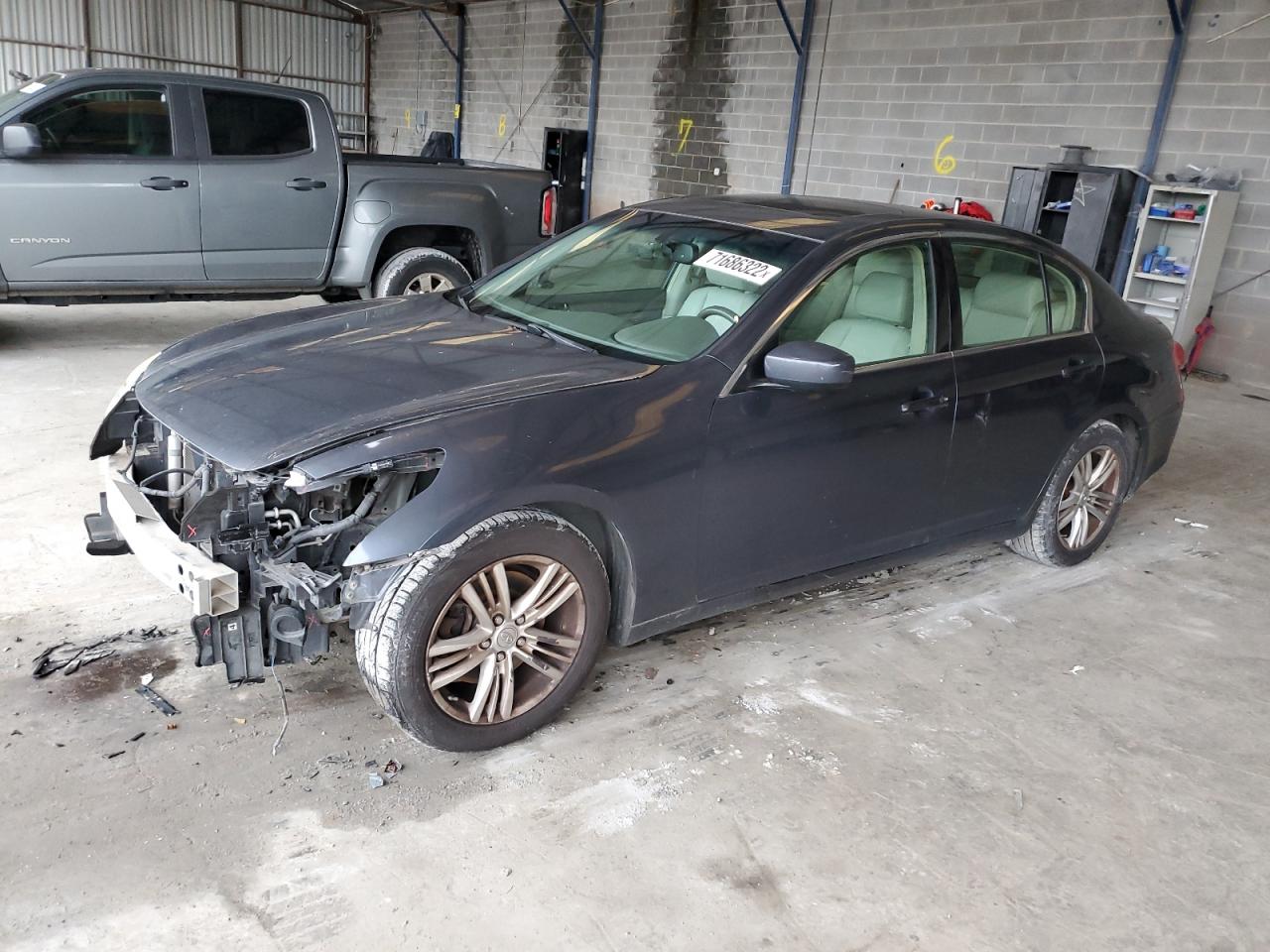Infiniti G25 base (2012)