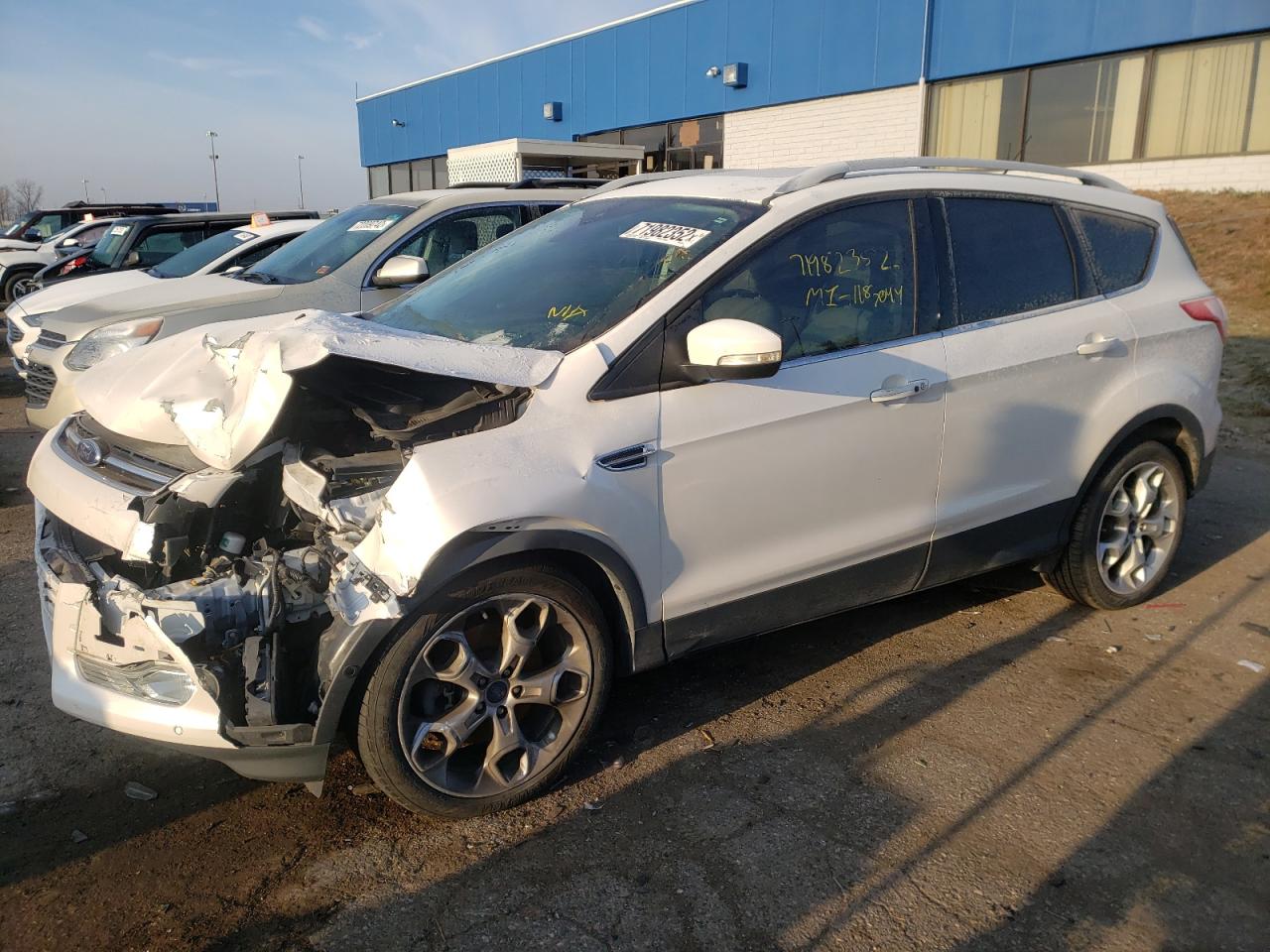 Ford Escape tit (2016)