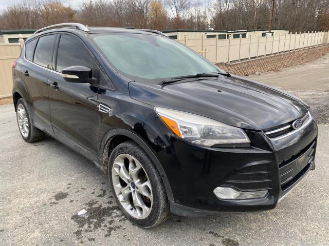 Ford Escape tit (2016)
