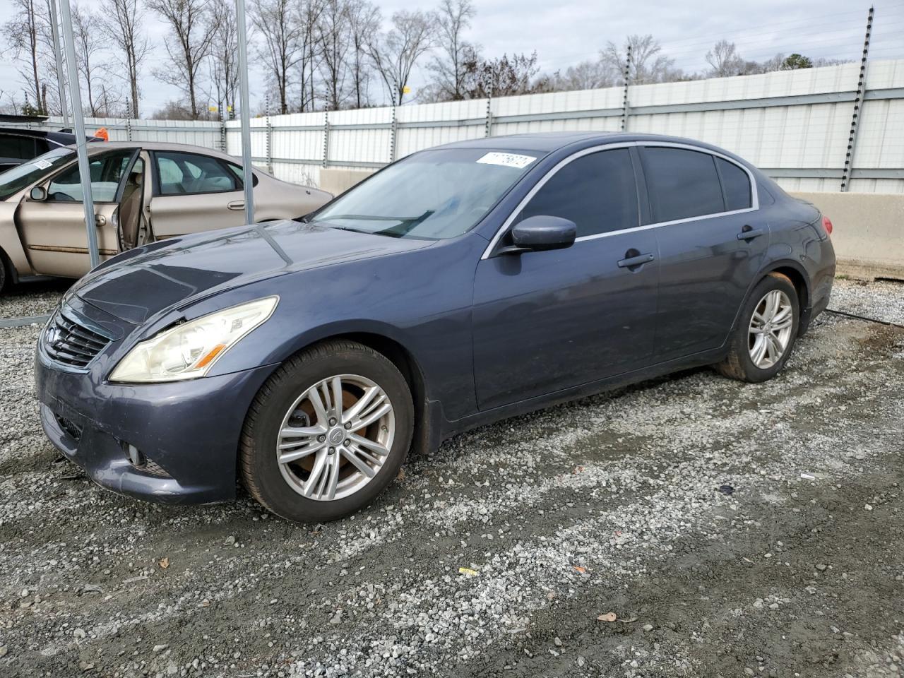 Infiniti G37 base (2010)