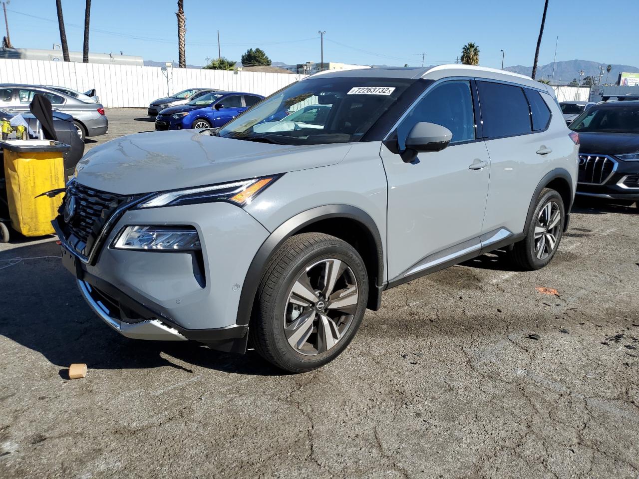 Nissan Rogue plat (2023)