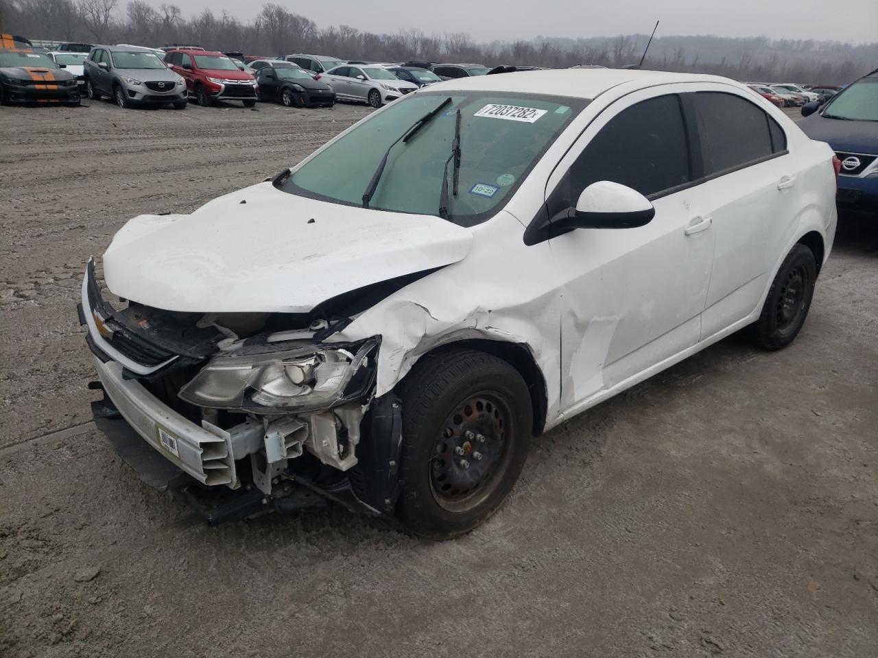 Chevrolet Sonic ls (2017)