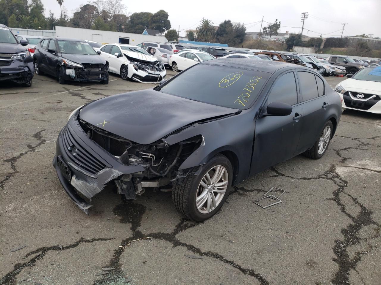 Infiniti G37 base (2013)