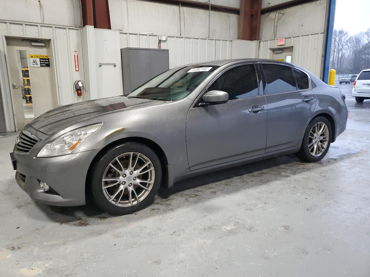 Infiniti G37 base (2013)